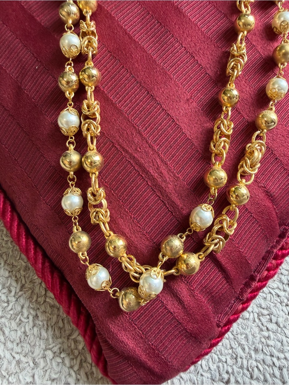 High Quality Vintage Gold-Tone Byzantine Link & Faux Pearl Necklace – Unsigned